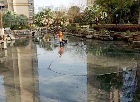 察雅景观池淤泥清理